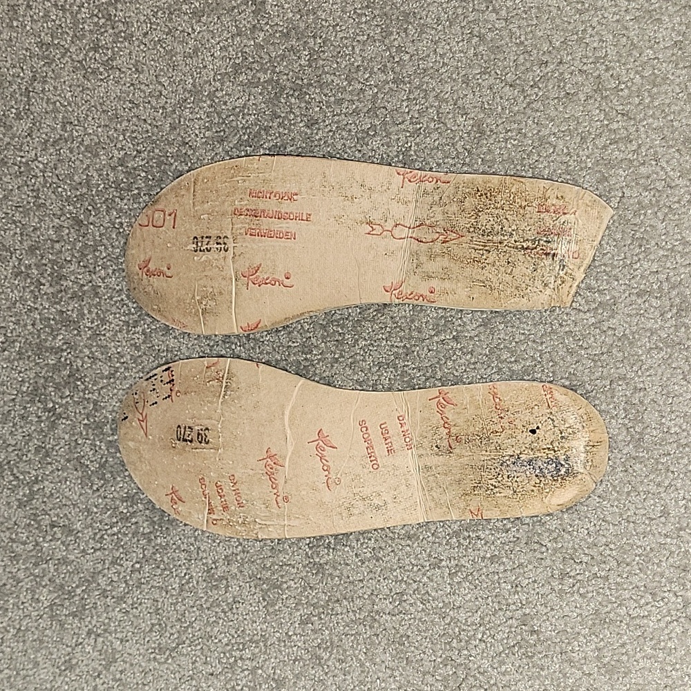 Authentic Burberry rain boots - Picture 9 of 11